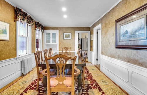 Quechee House | Historic Home on Dewey Pond | The Dewey House