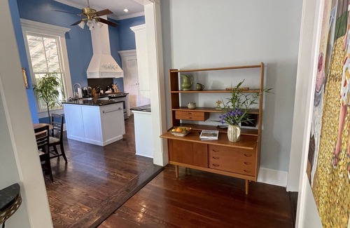 Natchez House | Historic Home on Mississippi River with Live Oaks 2 minutes from Main Street!