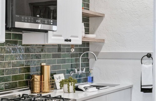 Iron Horse House | Historic Home- Walk to 4th Ave & U of A!