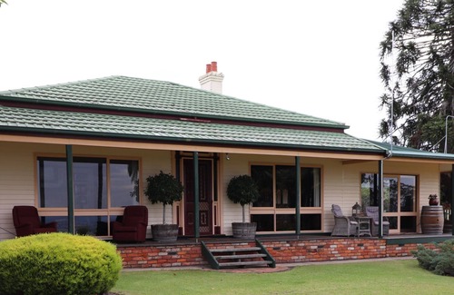 Newmerella Bed & Breakfast | Historic Homestead with amazing views and breakfast