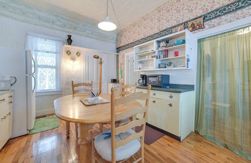 Houghton Lake Apartment | Historic Houghton Lake Getaway Near Shoreline