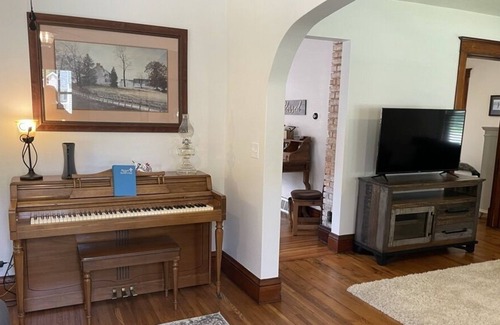 Pella House | Historic house in Pella less than a block from the square!