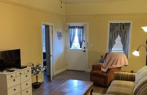 Tombstone House | Historic house right in town