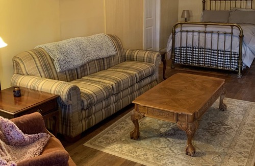 Tombstone House | Historic house right in town