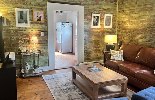 Athens House | Historic In-town Athens Cottage! Walkable to Downtown, UGA and Normaltown!