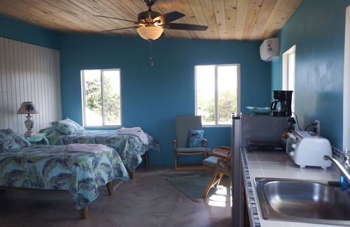 Forbes Hill Apartment | Historic Island Retreat on Little Exuma Island