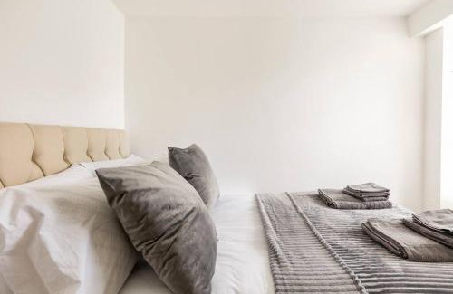 Warwick Villa | Historic Joseph Conrad House in Heart of London!