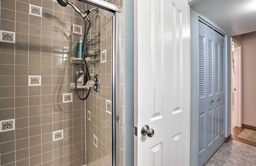 Lafayette Apartment | Historic Lafayette Beautiful Boulder County Efficiency Apartment