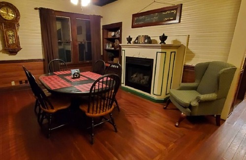 Mars Hill House | Historic Lodge and Event Center with 12 bedrooms on 14 acres