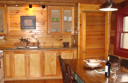 Lexington Cabin | Historic Log Cabin on 250 Acres