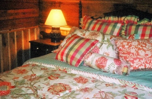 Lexington Cabin | Historic Log Cabin on 250 Acres