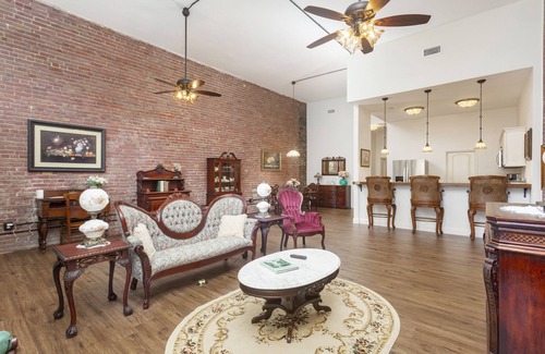 Warrington House | Historic Mahogany Mill Kiln Town Home with Boat Slip - Bayou Chico