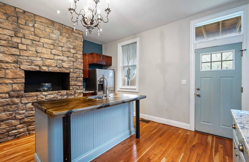 Manchester House | Historic Manchester Charming Victorian Townhouse Sleeps 11