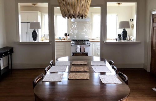 Oakpark House | Historic Manor House with Saltwater pool and Mountain Views
