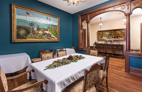 Detroit House | historic mansion with romantic flare