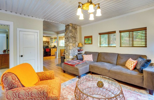 Mapleton Cottage | Historic Mapleton Cottage w/River Views & Hot Tub