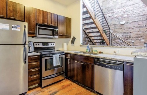 Downtown Richmond Apartment | Historic Meets Modern - Loft in Heart of Dntwn RVA