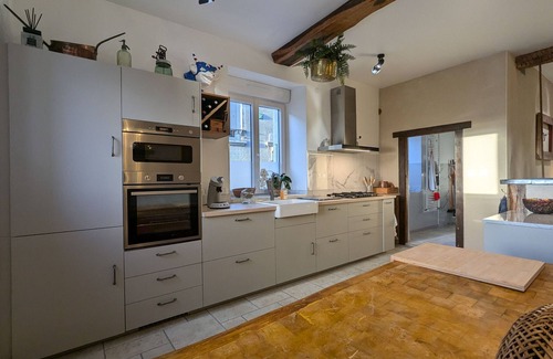 Mouzay Cottage | Historic modern house with flexible capacity