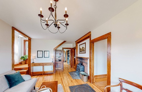 Cavendish House | Historic mountain-view farmhouse with lovingly restored interior - dog-friendly