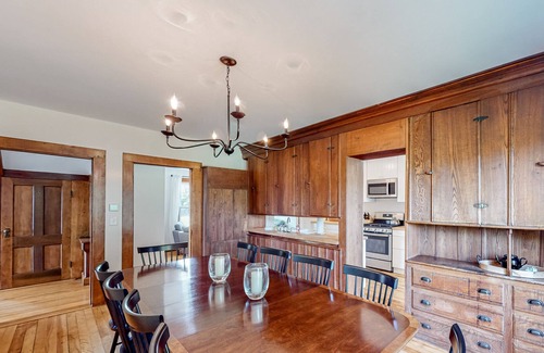 Cavendish House | Historic mountain-view farmhouse with lovingly restored interior - dog-friendly