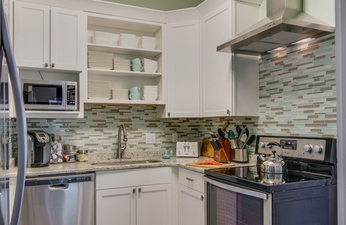 Nashville House | Historic Nashville White House,Close To Downtown&Greenway,Sleeps 12,Fenced Yard!