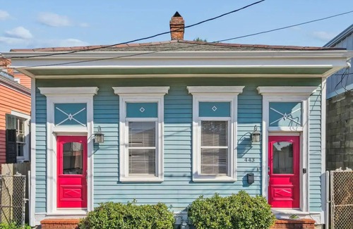 French Quarter House | Historic NOLA Home between Magazine and Tchoupitoulas Pet Friendly