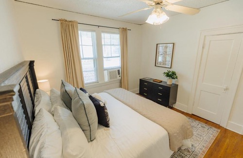 Midtown House | Historic Revival King Bed Midtown Memphis 70 Fast WiFi Free Parking Yes Pets