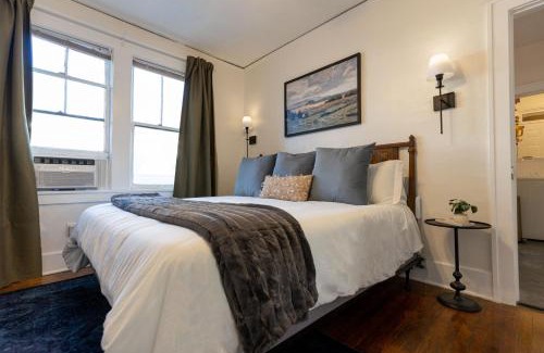 Midtown House | Historic Revival King Bed Midtown Memphis 68 Yes Pets Fast Wifi Free Parking