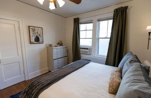 Midtown House | Historic Revival King Bed Midtown Memphis 68 Yes Pets Fast Wifi Free Parking