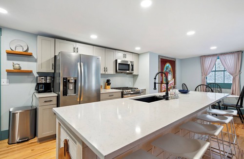 Bridgewater Other | Historic Riverfront House: 5 Bedrooms 3.5 Baths on 5 Acres