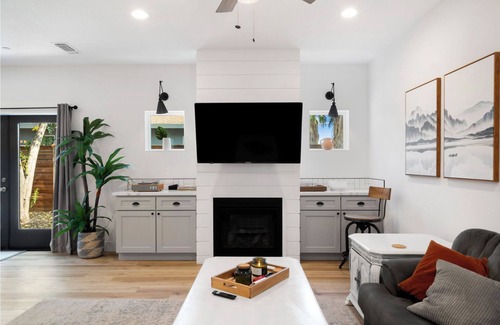 Roseville House | Historic Roseville Luxury 3:3 Long Stay