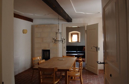 Old Town House | Historic single monument on Danube Island in the old town ensemble of Regensburg