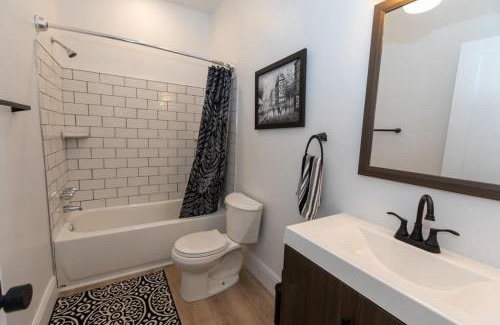 Manchester Apartment | Historic & Sophisticated Walk to Casino Stadiums