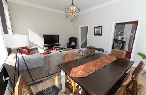 Manchester Apartment | Historic & Sophisticated Walk to Casino Stadiums