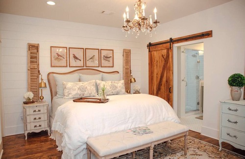 Conway House | Historic Southern Cottage close to Downtown Conway