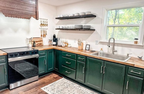 Thompson's Station Cottage | Historic Station House Rustic Charm with Modern Comfort