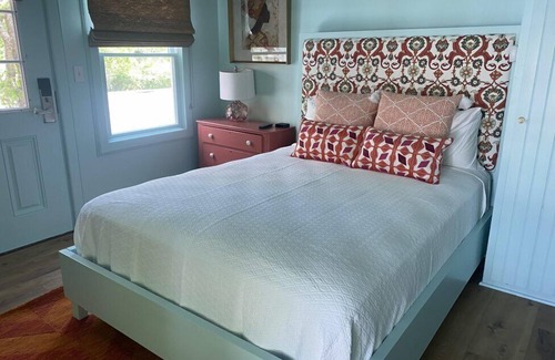 Lenox Bed & Breakfast | Historic Susan B. Anthony Room - Cozy & Charming Stay