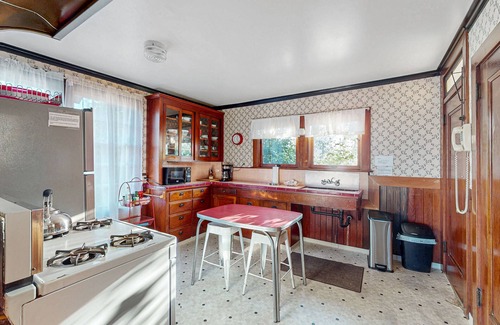 Downtown House | Historic three-bedroom home near shops & restaurants-One block from Humbolt Bay