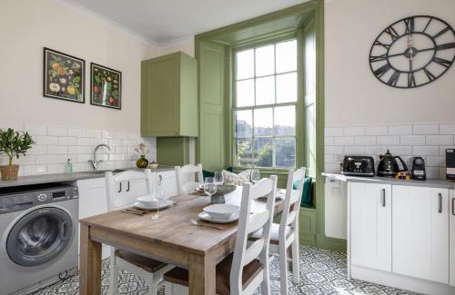Tillicoultry House | Historic Trackside Retreat, Charming Getaway