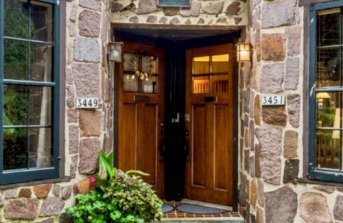 Downer Woods House | Historic tranquil home in northeast Milwaukee's Donner Woods area steps to UWM