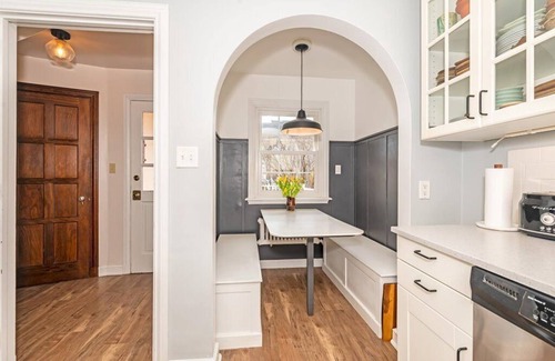Superior House | Historic Tudor Cottage - Cute 3 Bedroom Home