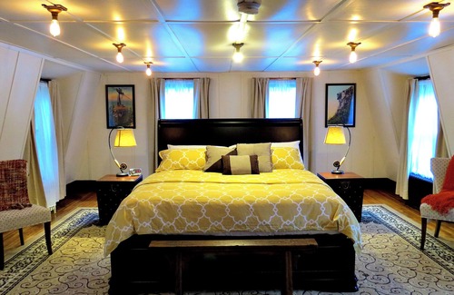 Newport House | ⭐ Historic & Unique Lodge.Minutes To The Winter Fun of Mount Sunapee! ⭐ 🎿
