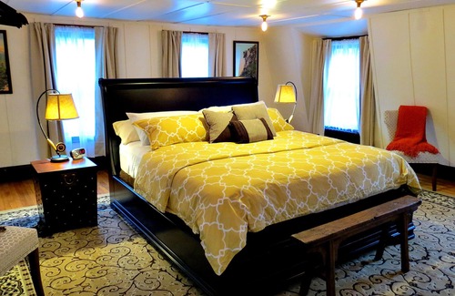 Newport House | ⭐ Historic & Unique Lodge.Minutes To The Winter Fun of Mount Sunapee! ⭐ 🎿