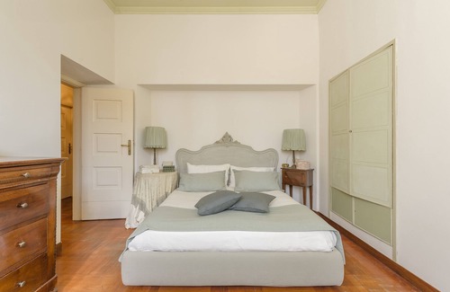 Ronchi Villa | Historic villa on the Versilia waterfront