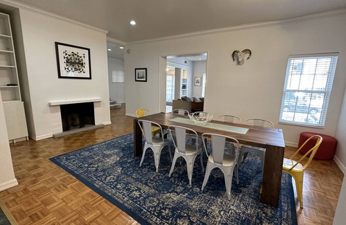 Buena Park House | Historic Vintage SFH Near Lake w/Parking