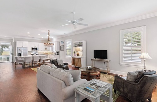 Darien House | Historic Waterfront Home
