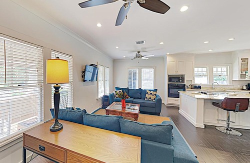 Flamingo Parks House | Historic Yellow Finn