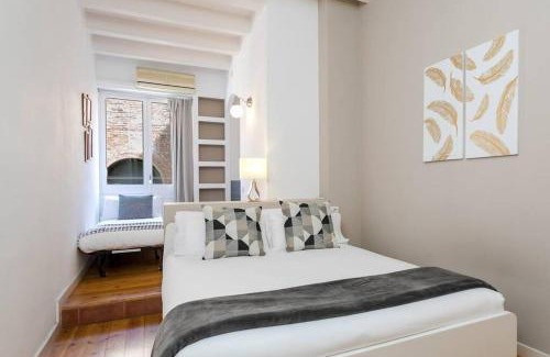 la Vila de Gracia Apartment | Historical Apartment With Awesome Rooftop
