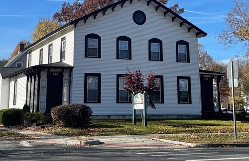 Pittsfield Apartment | Historical Colonial Near Down Town
