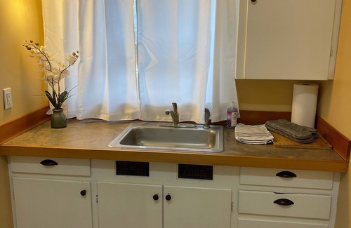 Albany Apartment | Historical Cottage